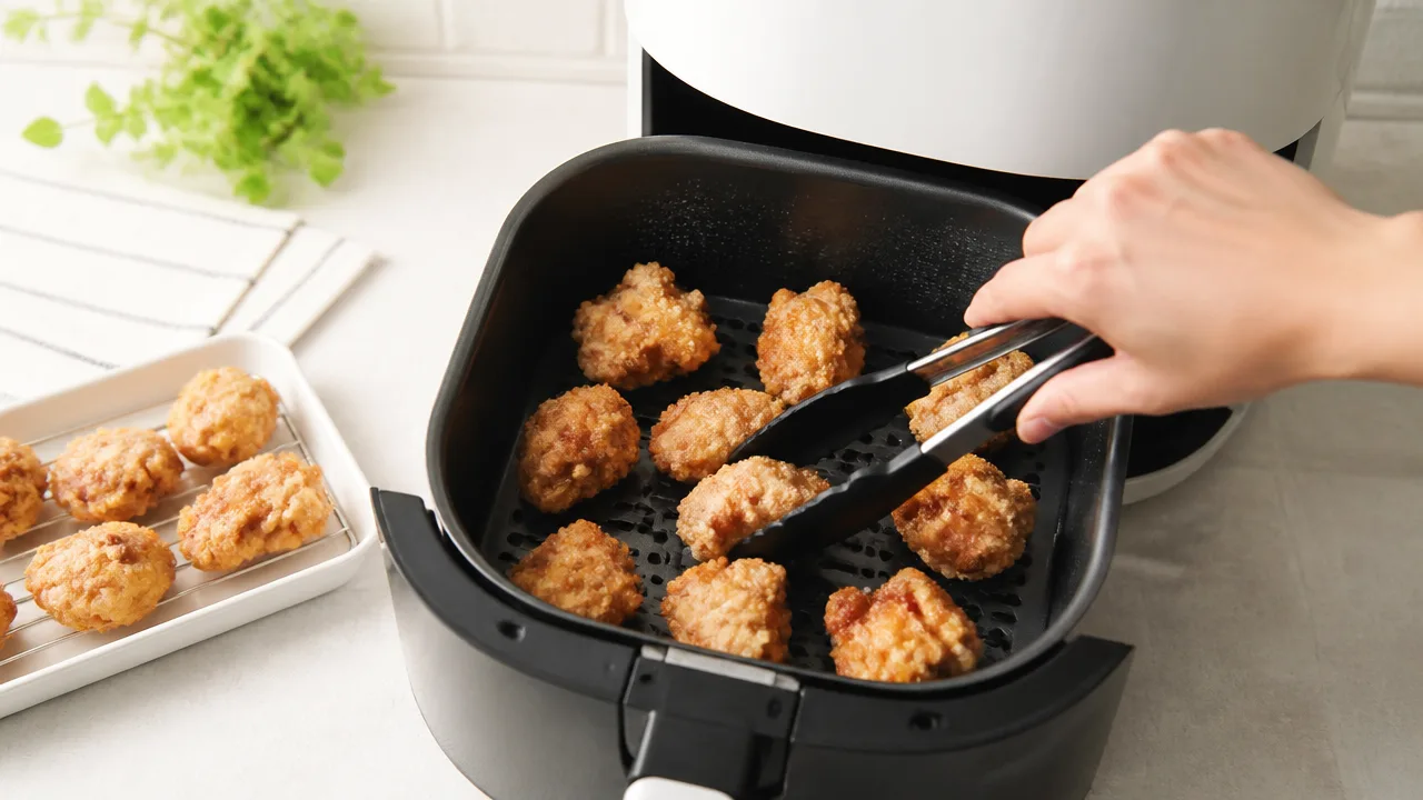ノンフライヤーは油なしでなぜ揚がる?仕組みとおいしく作るコツ