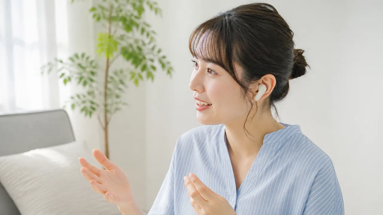 翻訳イヤホンは相手もイヤホンが必要?片耳だけで会話できる仕組み