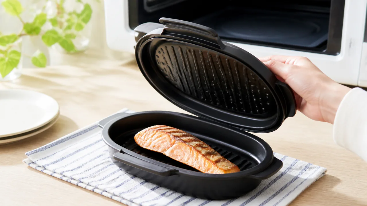 電子レンジ用の焼き目がつく調理プレートはなぜ焼ける?仕組みを解説