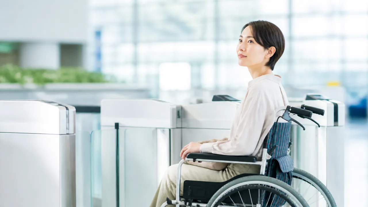 空港の顔認証で搭乗券を見せない仕組みとは？登録から搭乗まで解説